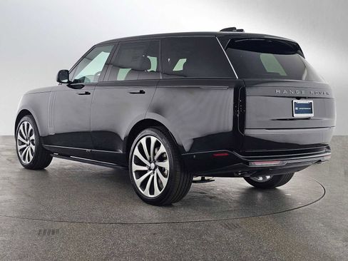 New 2025 Land Rover Range Rover SE image 3