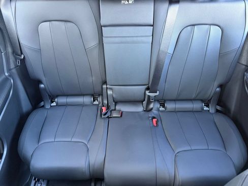 Used 2026 Mercedes-Benz GLB 250 image 27