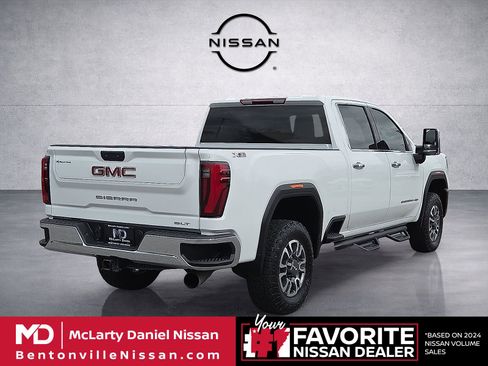 Used 2025 GMC Sierra 2500 SLT AWD/4WD image 5