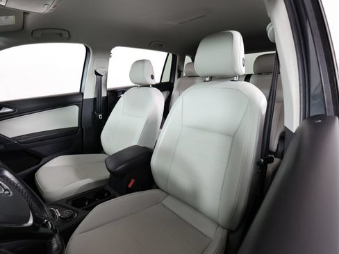 Used 2018 Volkswagen Tiguan SE AWD/4WD image 11