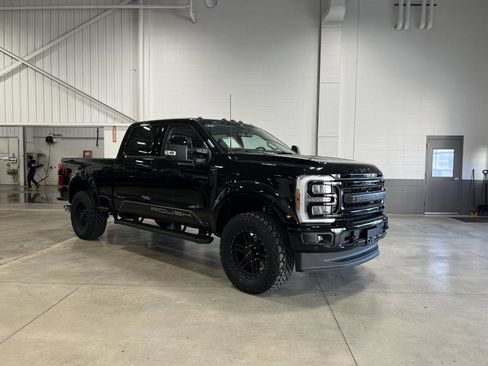 New 2026 Ford F250 Lariat w/ Black Appearance Package image 4