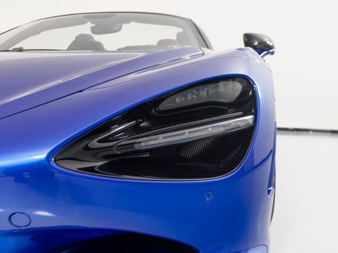 Used 2024 McLaren 750S Spider RWD image 39