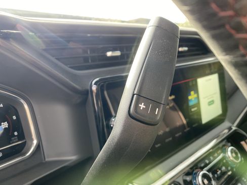 Used 2025 GMC Sierra 2500 AT4X image 37