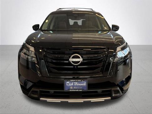 Certified 2025 Nissan Pathfinder Platinum w/ Black Appearance Package AWD/4WD image 3
