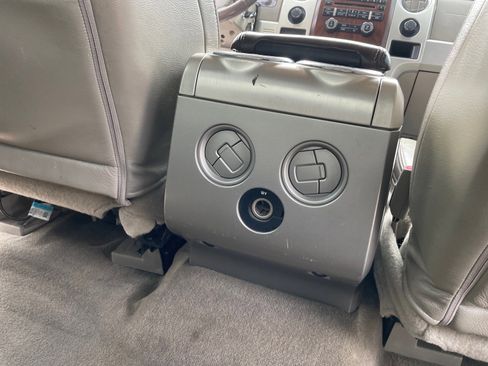 Used 2010 Ford F150 Platinum image 29