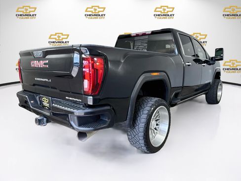 Used 2022 GMC Sierra 3500 Denali w/ Denali Black Diamond Edition AWD/4WD image 8