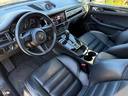 Certified 2023 Porsche Macan Turbo AWD/4WD image 4