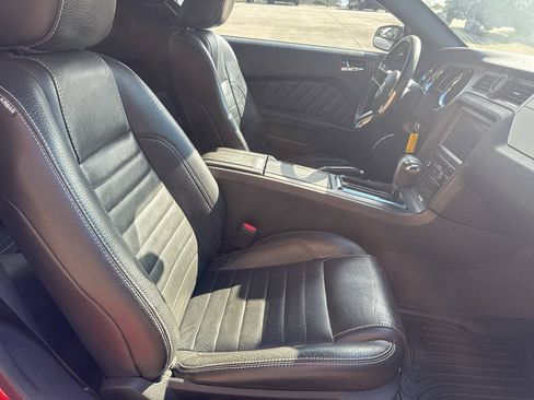 Used 2011 Ford Mustang GT Premium w/ Electronics Pkg RWD image 13