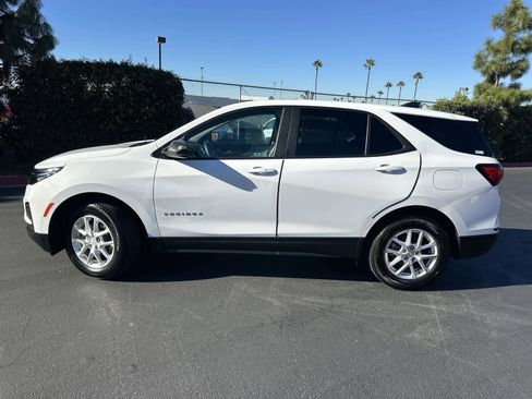 Used 2022 Chevrolet Equinox LS w/ LS Convenience Package image 3
