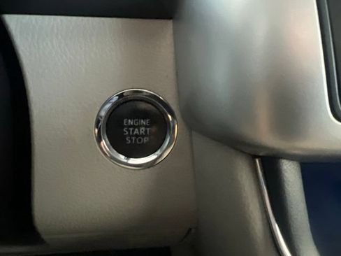 Used 2017 Toyota Highlander Limited AWD/4WD image 38