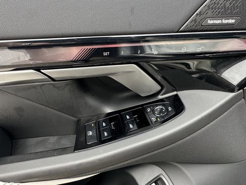 Used 2026 BMW i5 eDrive40 image 15