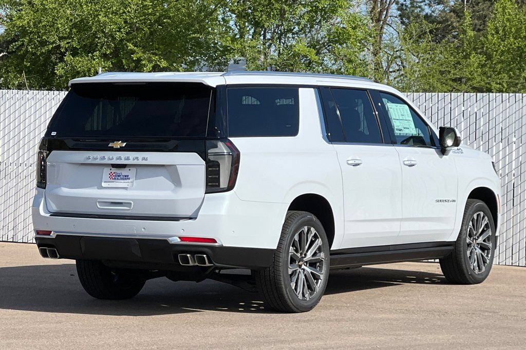 New 2026 Chevrolet Suburban High Country AWD/4WD image 4