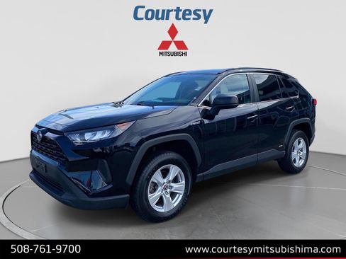 Used 2021 Toyota RAV4 LE AWD/4WD image 1