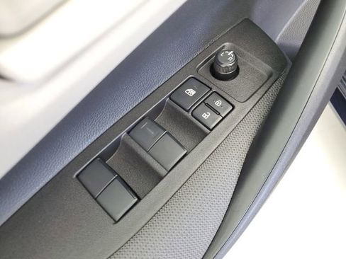 Used 2025 Toyota Corolla LE FWD image 21