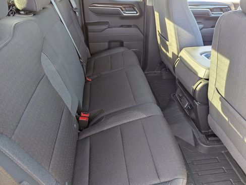 Used 2024 GMC Sierra 1500 SLE image 14