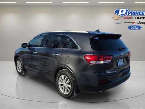 Used 2017 Kia Sorento LX 4D Sport Utility w/ LX Convenience Package image 5