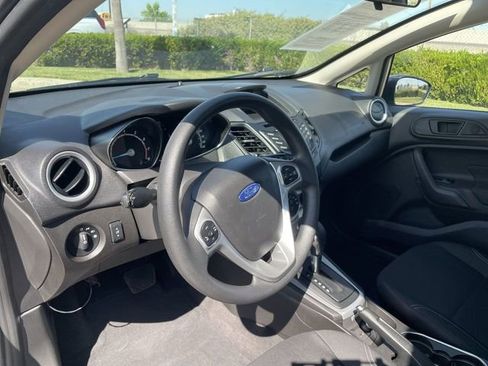 Used 2019 Ford Fiesta SE image 10