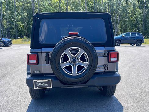 Used 2022 Jeep Wrangler Unlimited Sport AWD/4WD image 6