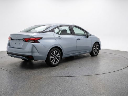 Used 2025 Nissan Versa SV image 9