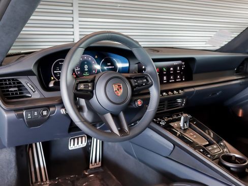 Used 2025 Porsche 911 Carrera 4 GTS image 4
