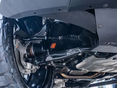Used 2025 GMC Yukon XL Denali w/ Sun & Power Step Package AWD/4WD image 14