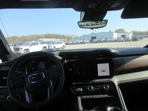 New 2026 GMC Sierra 2500 Denali Ultimate image 17