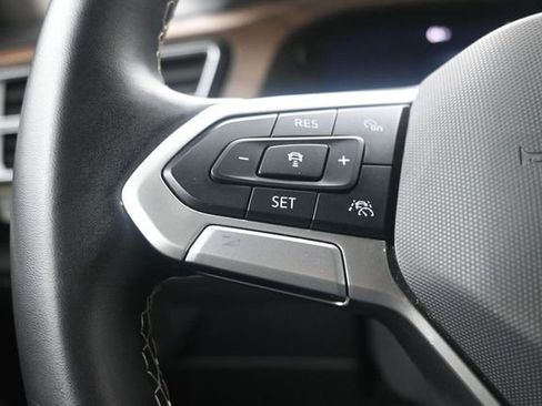 Used 2025 Volkswagen Atlas SE FWD image 12