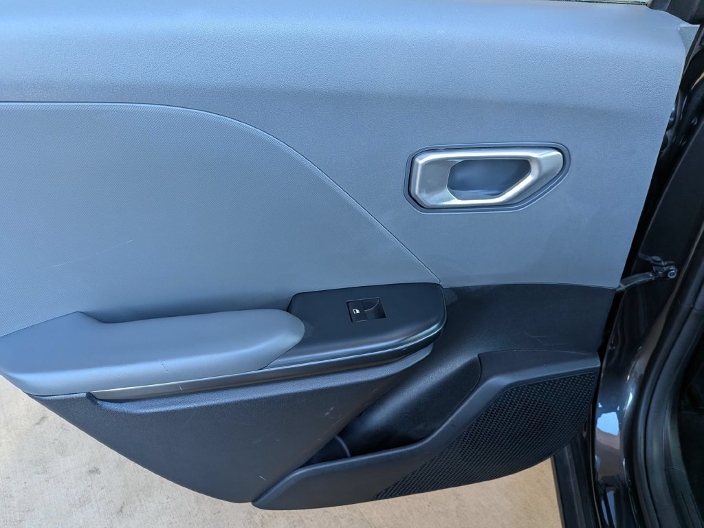 Used 2025 Kia K4 FWD image 25