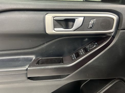 Used 2020 Ford Explorer XLT w/ Equipment Group 202A image 21