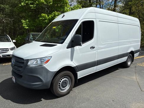 Used 2022 Mercedes-Benz Sprinter 3500 image 3