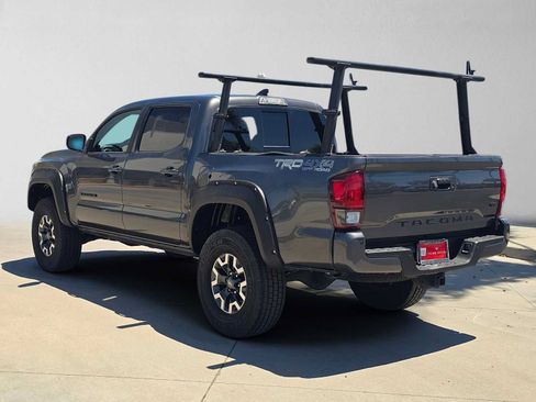 Used 2019 Toyota Tacoma TRD Off-Road w/ Technology Package AWD/4WD image 5