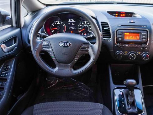 Used 2018 Kia Forte LX image 25