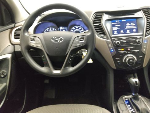 Used 2018 Hyundai Santa Fe SE FWD image 22