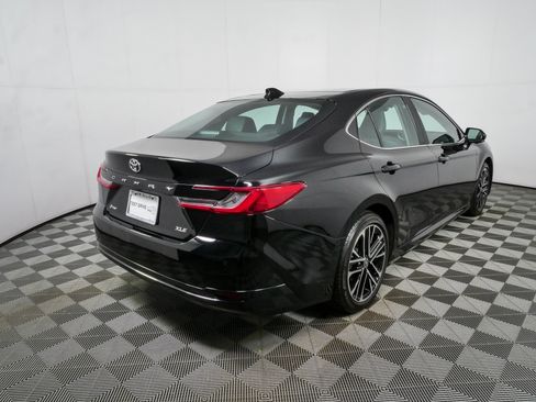 Used 2025 Toyota Camry XLE w/ Premium Plus Package FWD image 3