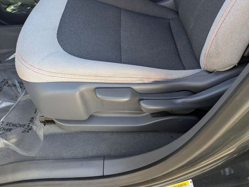 Used 2020 Chevrolet Bolt LT image 22