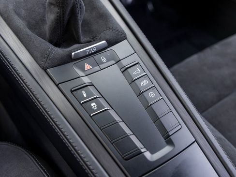 Certified 2018 Porsche 718 Cayman GTS image 38