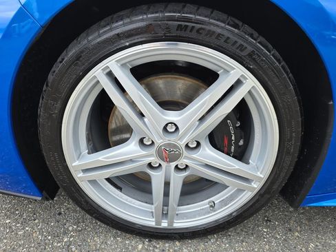 Used 2024 Chevrolet Corvette Stingray Premium Cpe w/ Z51 Performance Package RWD image 9