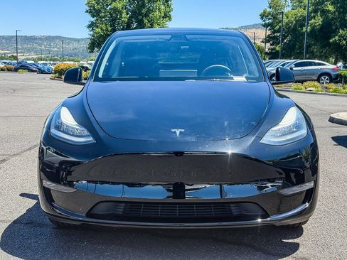 Used 2021 Tesla Model Y Long Range AWD/4WD image 4