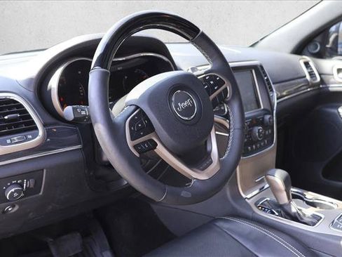 Used 2017 Jeep Grand Cherokee Overland AWD/4WD image 10