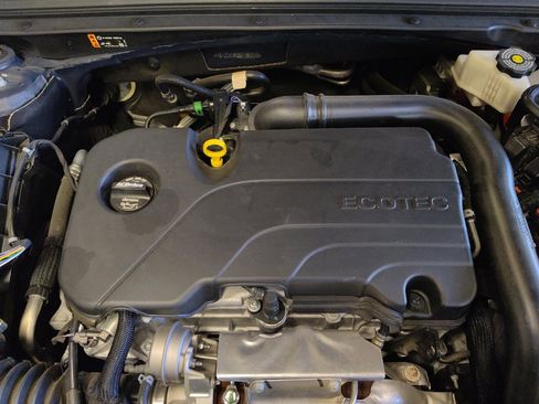 Used 2025 Chevrolet Malibu LT FWD image 30