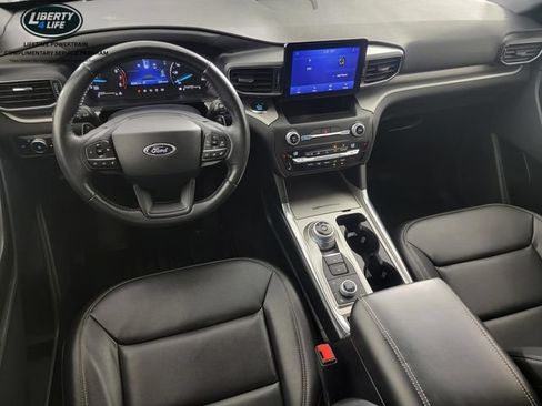 Certified 2020 Ford Explorer XLT w/ Equipment Group 202A AWD/4WD image 34