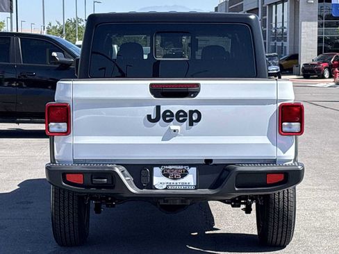 New 2025 Jeep Gladiator Sport image 8