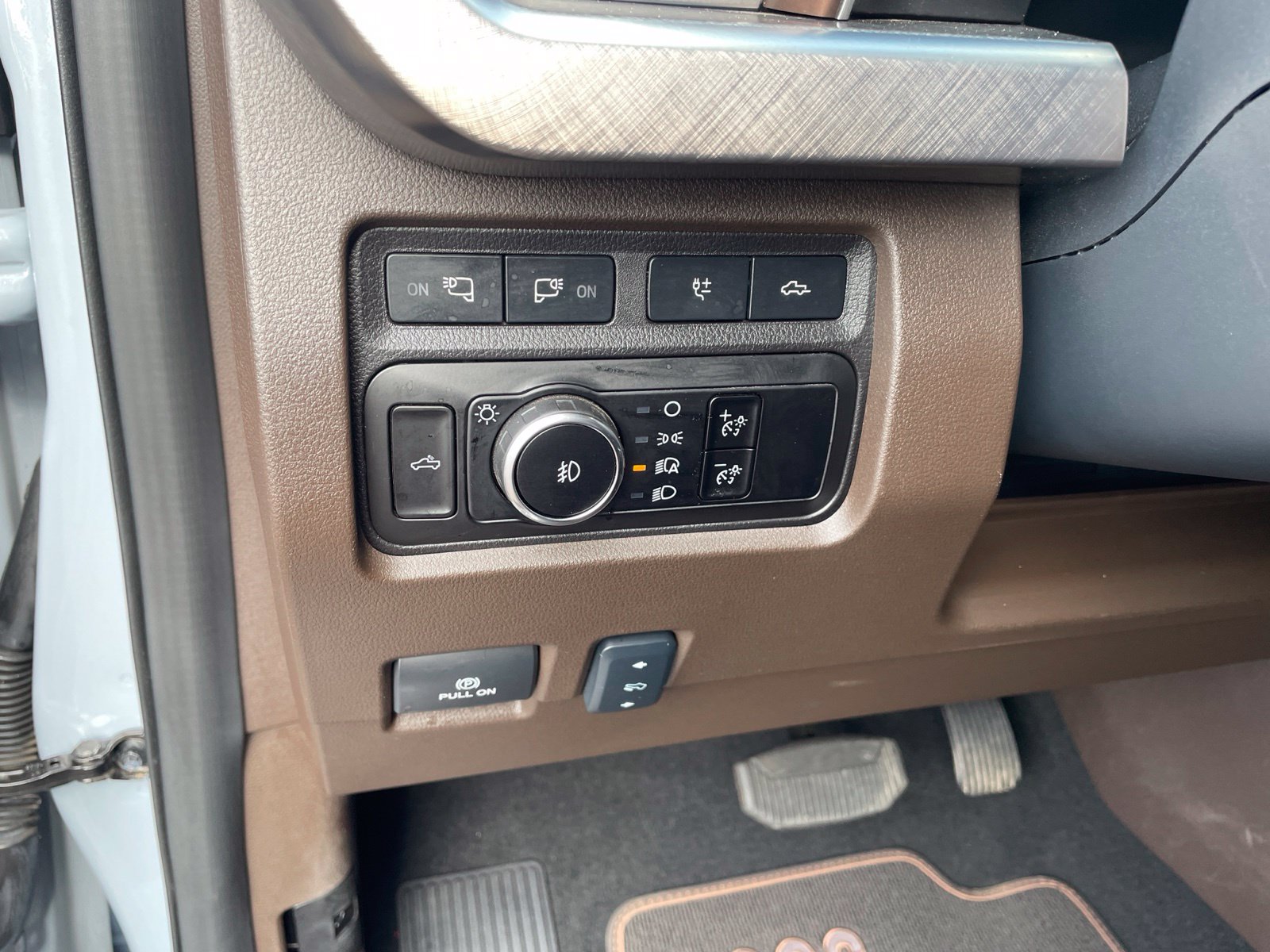 Used 2024 Ford F350 King Ranch w/ Chrome Package AWD/4WD image 31