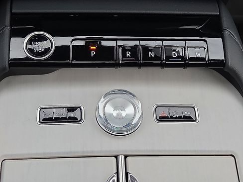 New 2025 Lincoln Navigator Reserve w/ Jet Appearance Package AWD/4WD image 18