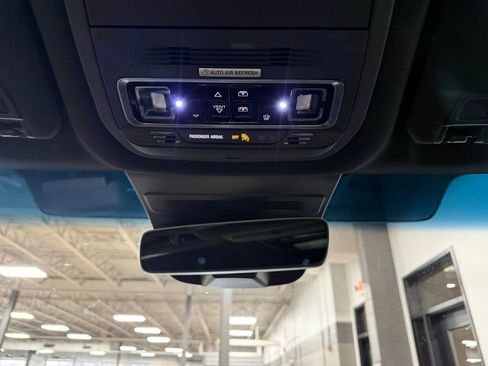 Used 2024 Lincoln Nautilus Premier w/ Equipment Group 102A image 15