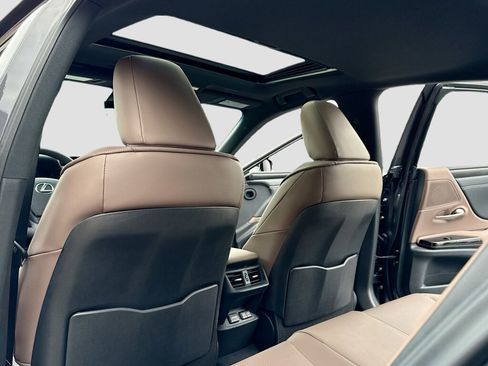 New 2025 Lexus ES 350 w/ Premium Package image 6