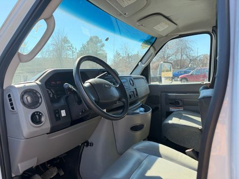 Used 2014 Ford E-350 and Econoline 350 Super Duty image 19