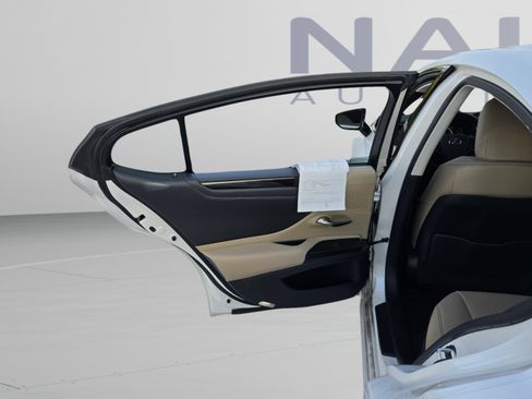 Certified 2021 Lexus ES 350 w/ Premium Package FWD image 16