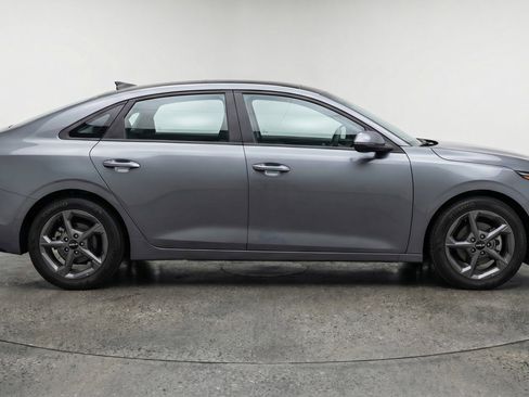 Used 2025 Kia K4 FWD image 11