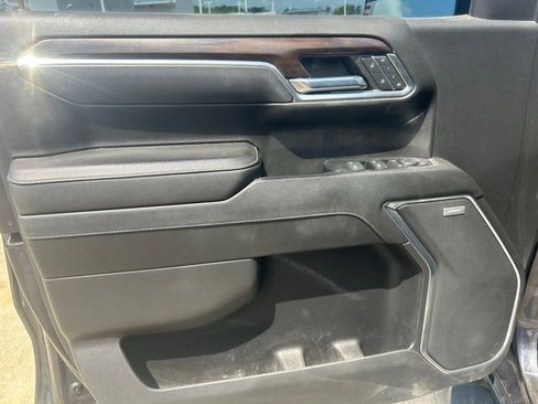 Used 2023 GMC Sierra 1500 SLT w/ SLT Premium Package image 3